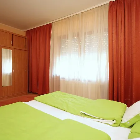 Belvarosi Apartmanhaz * Gyula