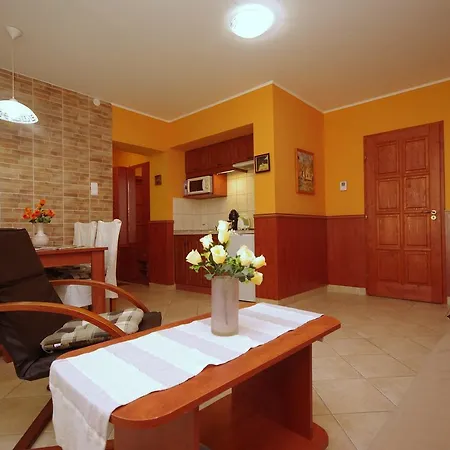 Belvarosi Apartmanhaz Gyula